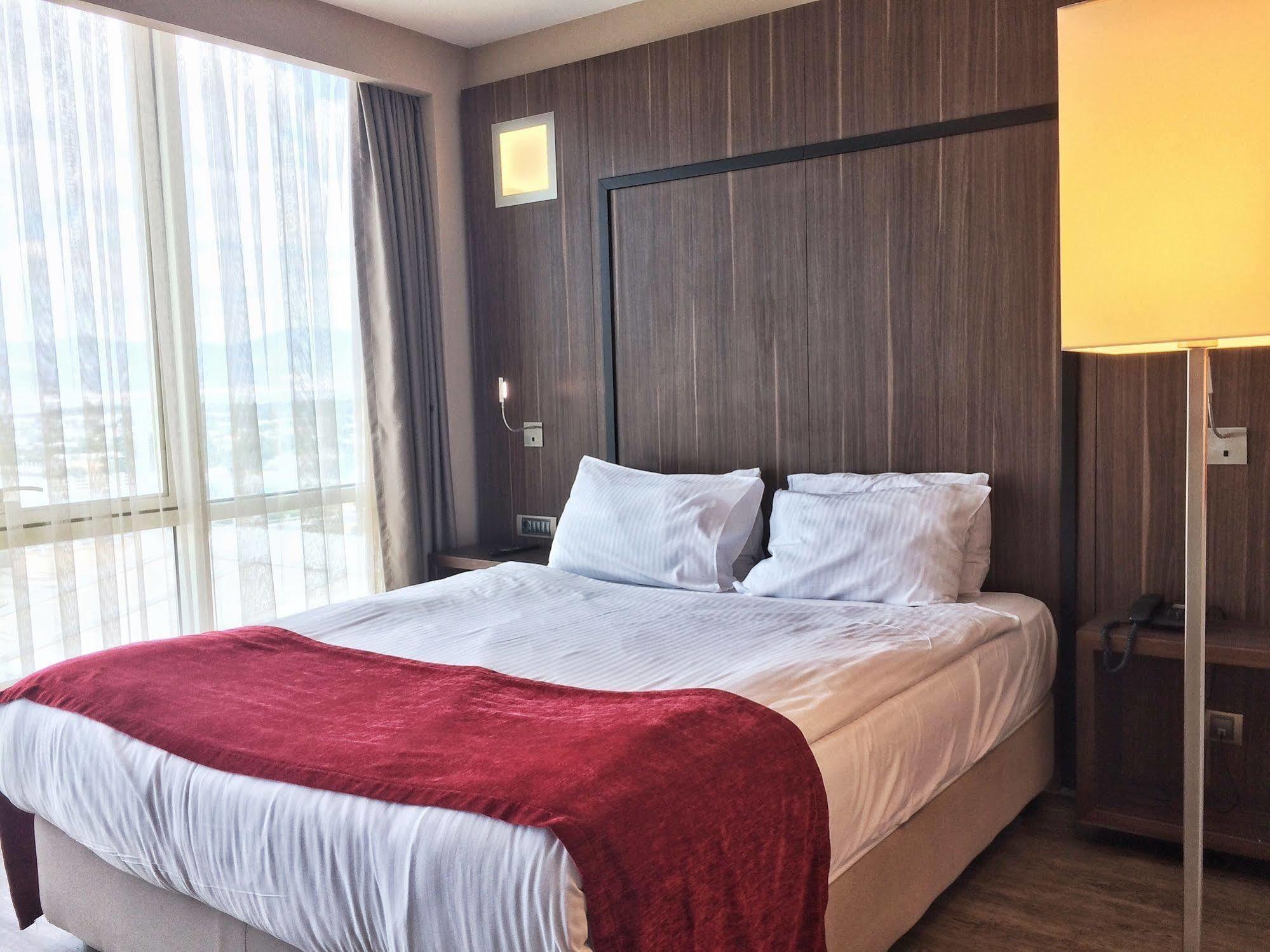 Hotel Ramada Encore By Wyndham