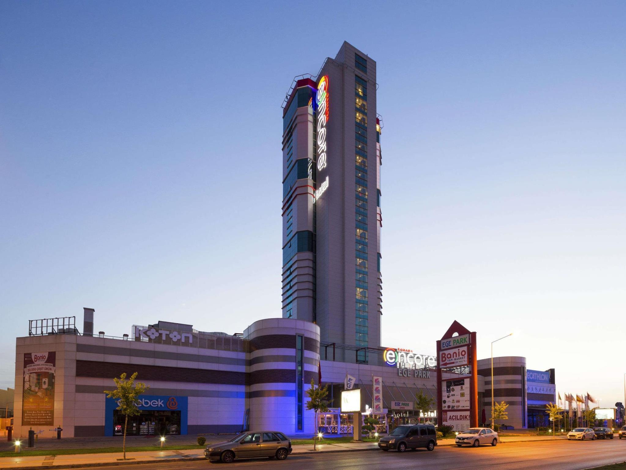 Ramada Encore By Wyndham Отель
