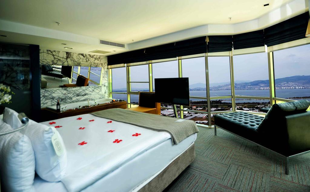 Ramada Encore By Wyndham Отель 4*
